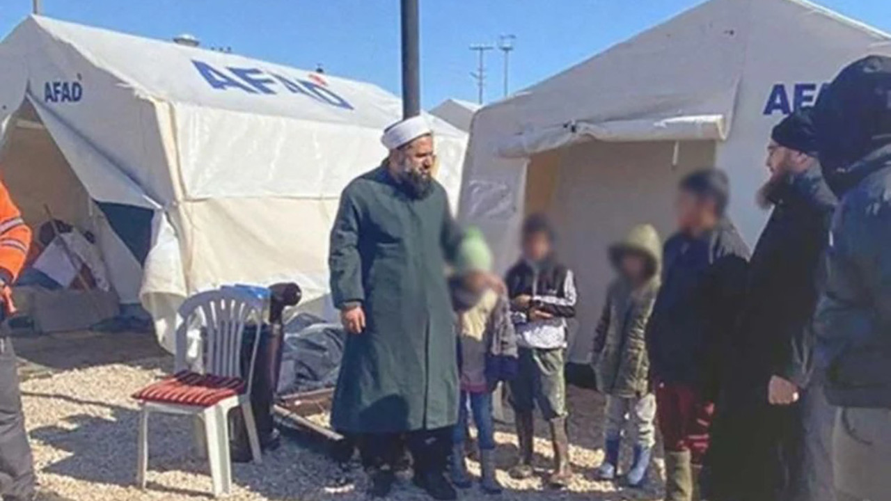 Depremzede çocuklar annelerinden alınıp İsmailağa Cemaati'ne teslim edildi. Çocukları müftü cemaate teslim etmiş!