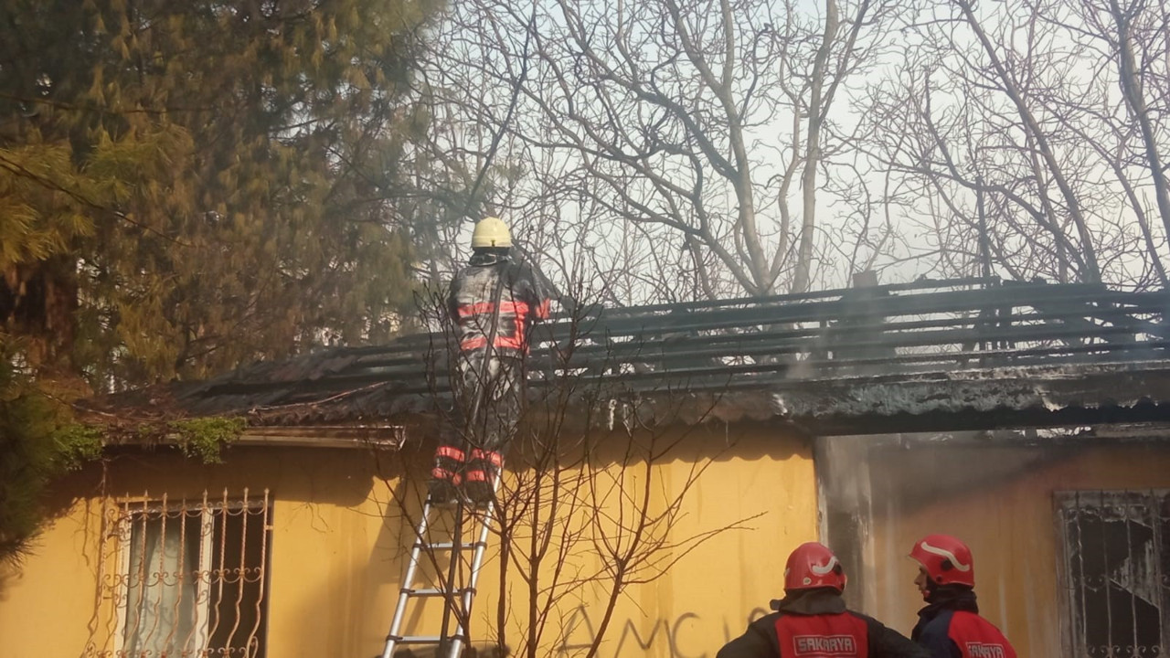 Tek katlı evde çıkan yangın söndürüldü
