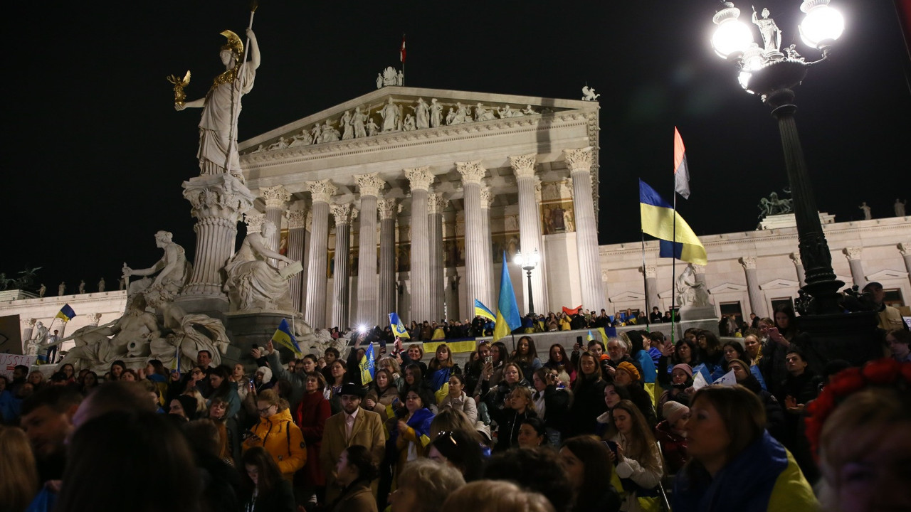 Avusturya'nın tarihi sarayında yapılan Neonazi balosu ülkeyi karıştırdı