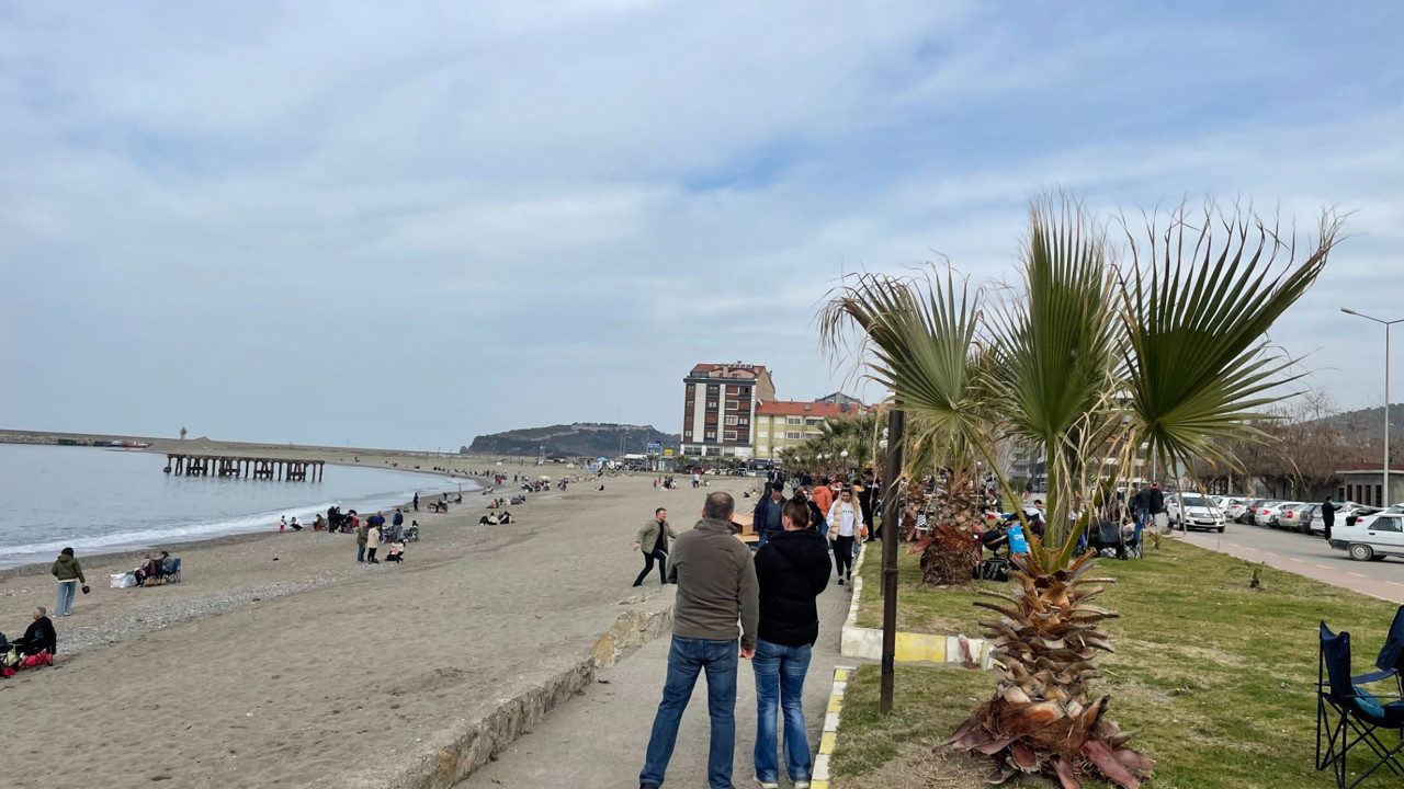 Vatandaşlar Filyos sahiline akın etti