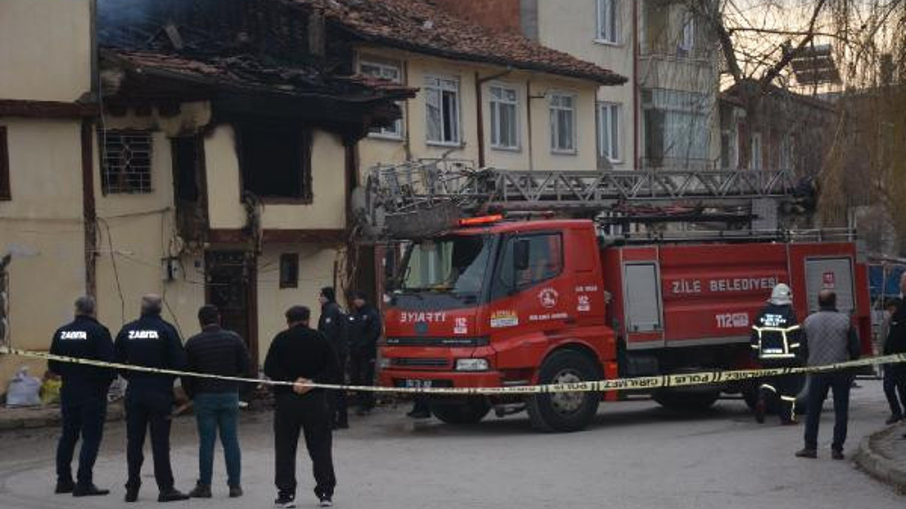 Ahşap ev 3 kişiye mezar oldu