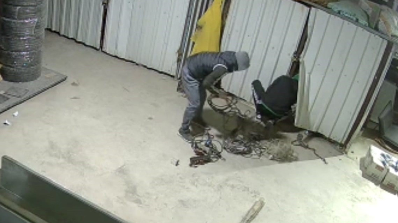 Bursa'da makine çalan hırsızlar kayıplara karıştı