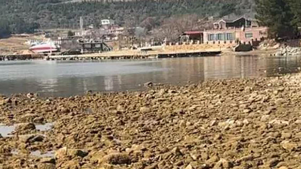 Saros Körfezi’nde şok eden görüntü! Deniz suyu metrelerce çekildi
