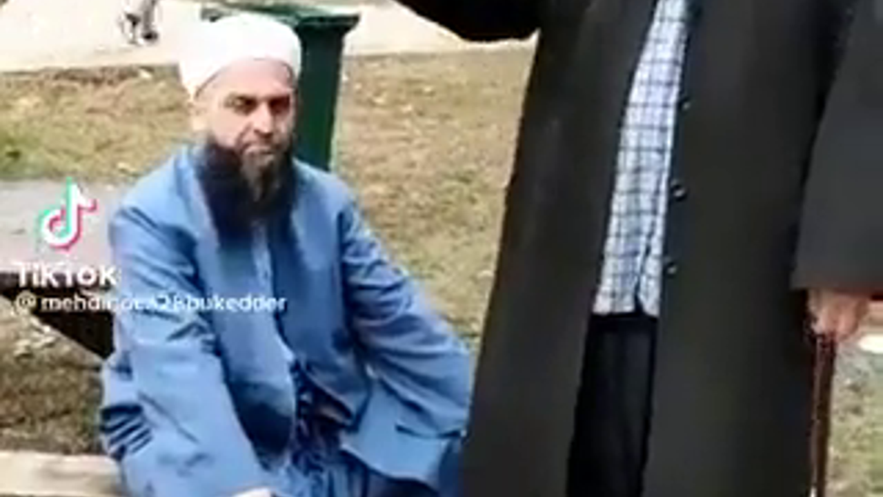 Tarikat üyeleri kilisenin yardım çadırından çok rahatsız oldu ‘Sabahları ayin de yapıyorlar. Özel eğitilmiş bunlar'