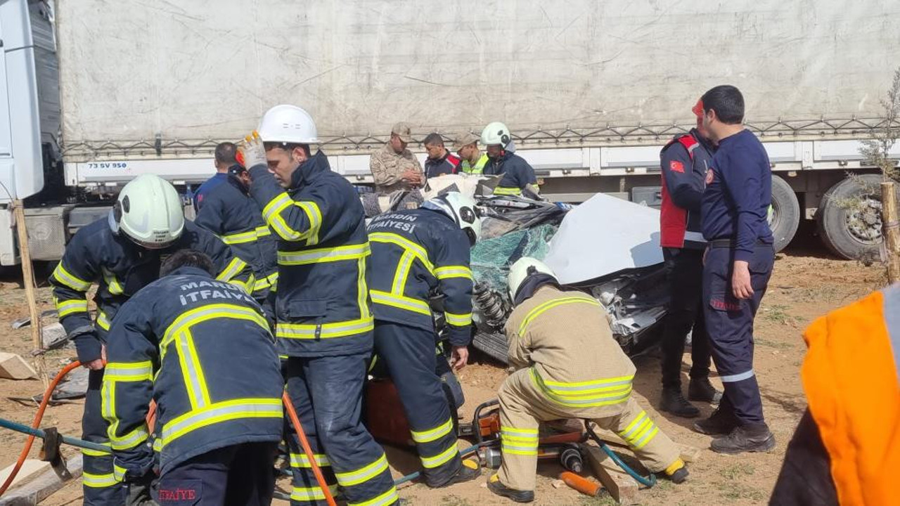 Mardin’de TIR otomobili biçti: 2 ölü