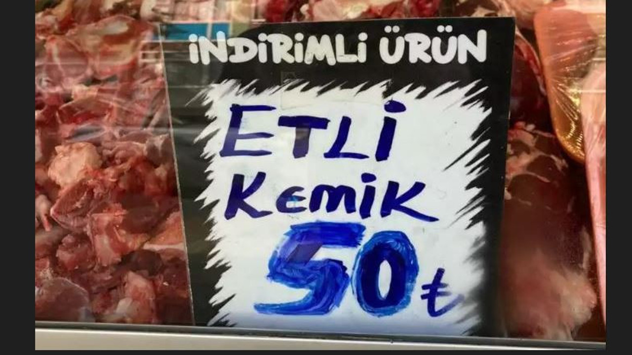 Uçacak denilen Türkiye'de kasapların yeni kampanyası. Et alamayana etli kemik