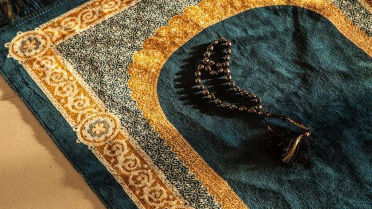 Berat Kandili gecesinde hangi tesbih ve zikir çekilir? Berat Kandilinde nasıl ibadet etmeliyiz?