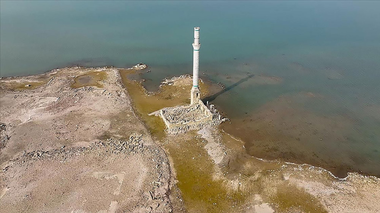 Barajlar kurudu bu görüntüler ortaya çıktı