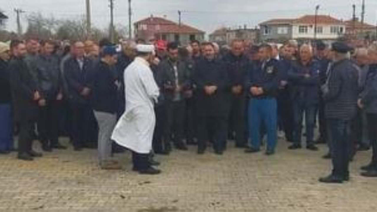 Köylüler yağmur duasında