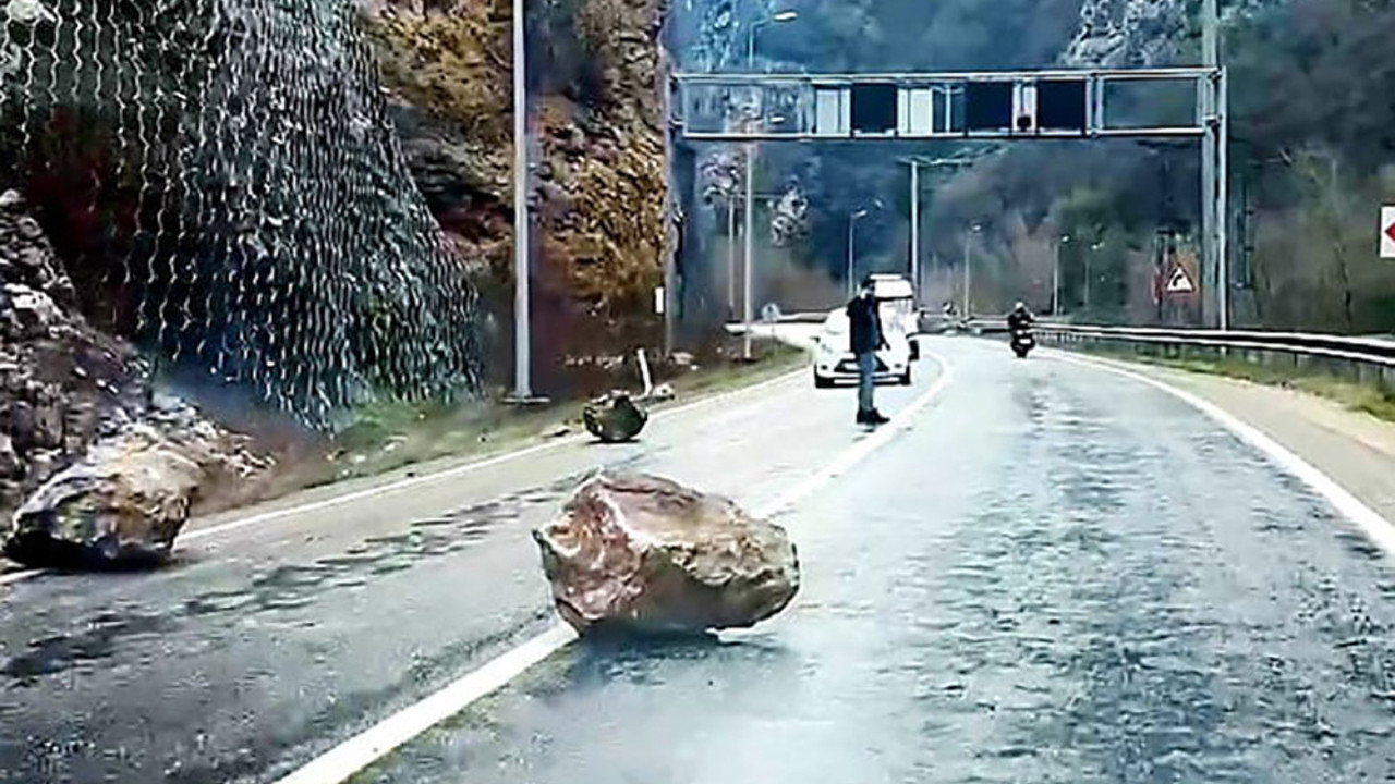 Karabük-Zonguldak kara yolunda heyelan (06 Mart 2023)