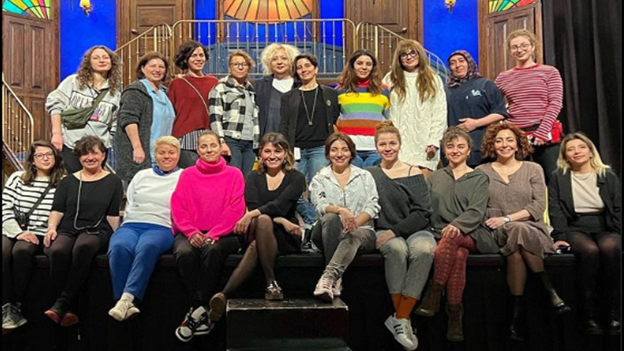 Güldür Güldür oyuncusu Kontente'den önemli mesaj. Türkiye'de kadın olmak...