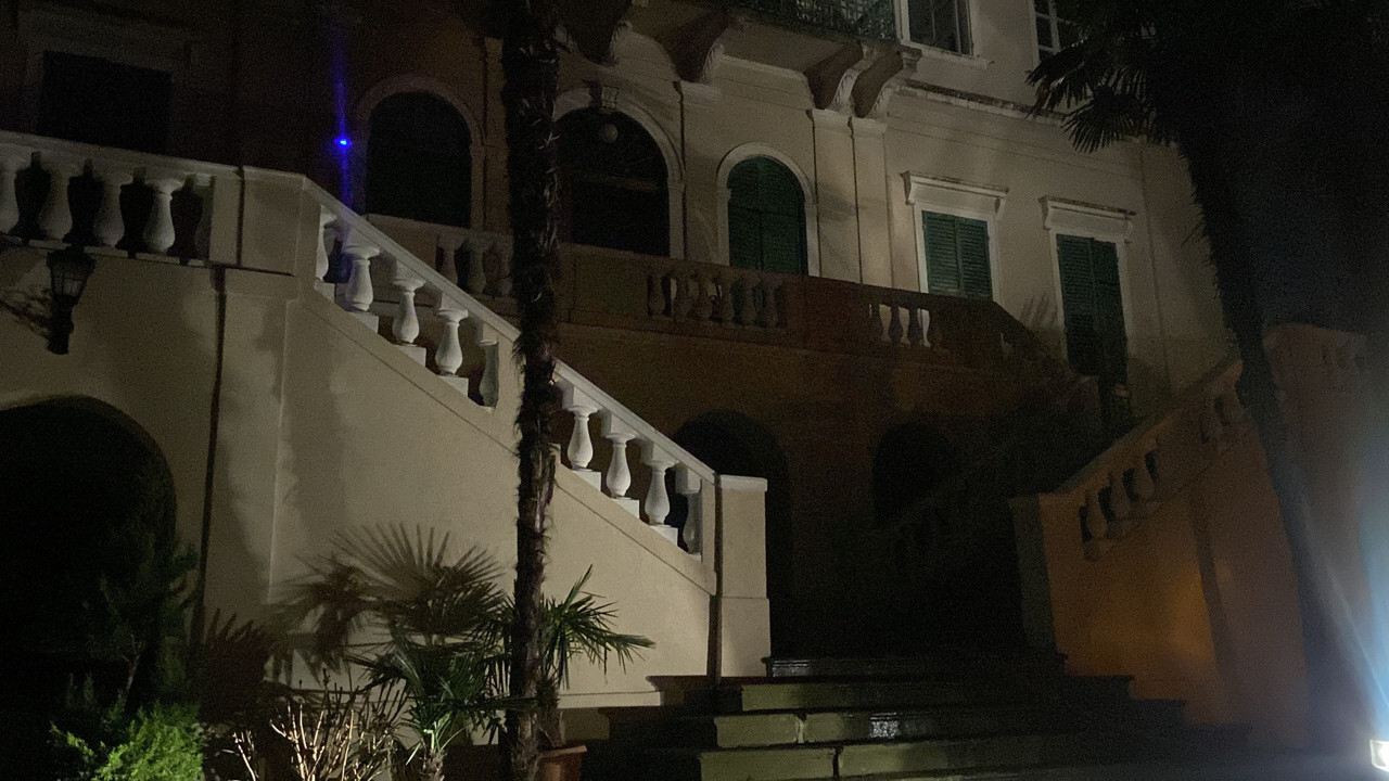 Üç katlı köşkte yangın