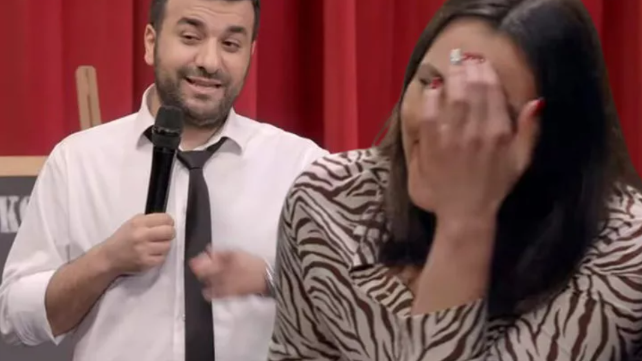 Hasan Can Kaya mini etekli konuğu görünce dayanamadı