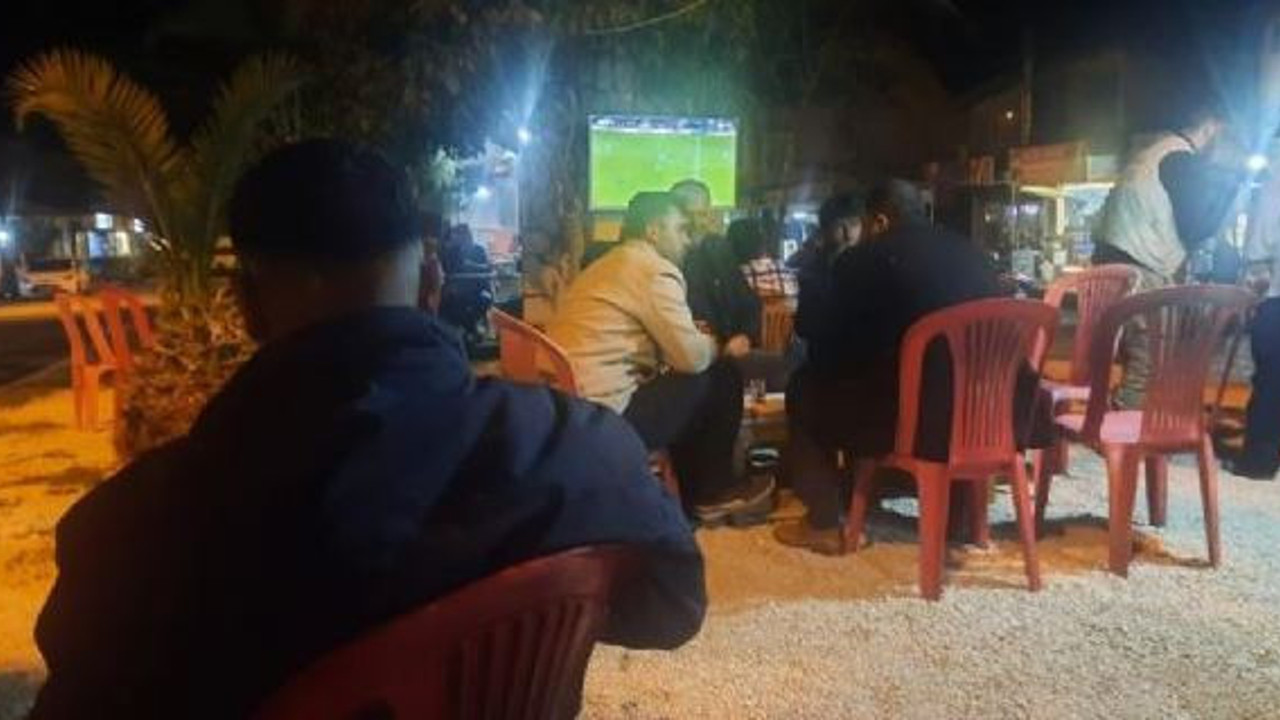 Refüjü kıraathane yaptı