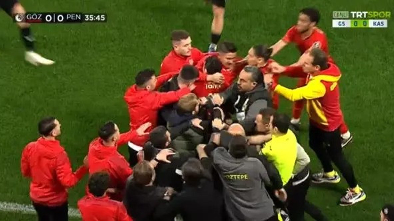 Göztepe Pendikspor maçında büyük olaylar. Saha savaş meydanına döndü