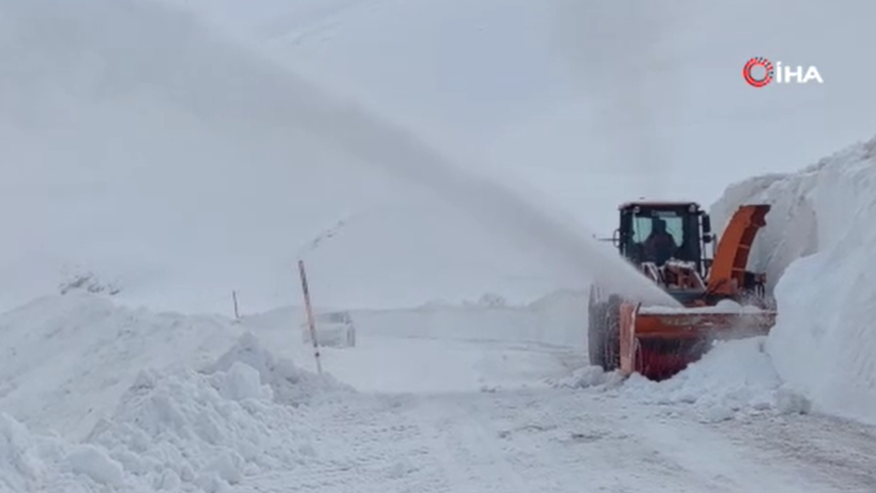 Van’da karla mücadele çalışması sürüyor