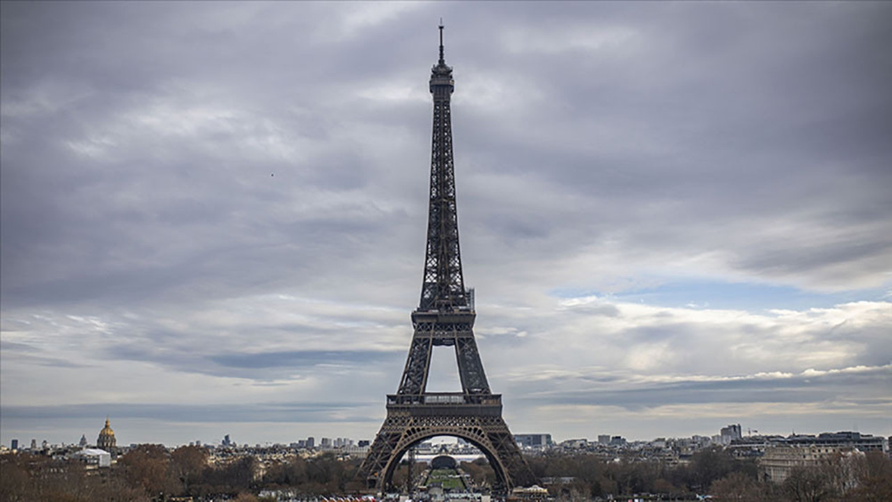 Eyfel Kulesi grev nedeniyle ziyarete kapatıldı