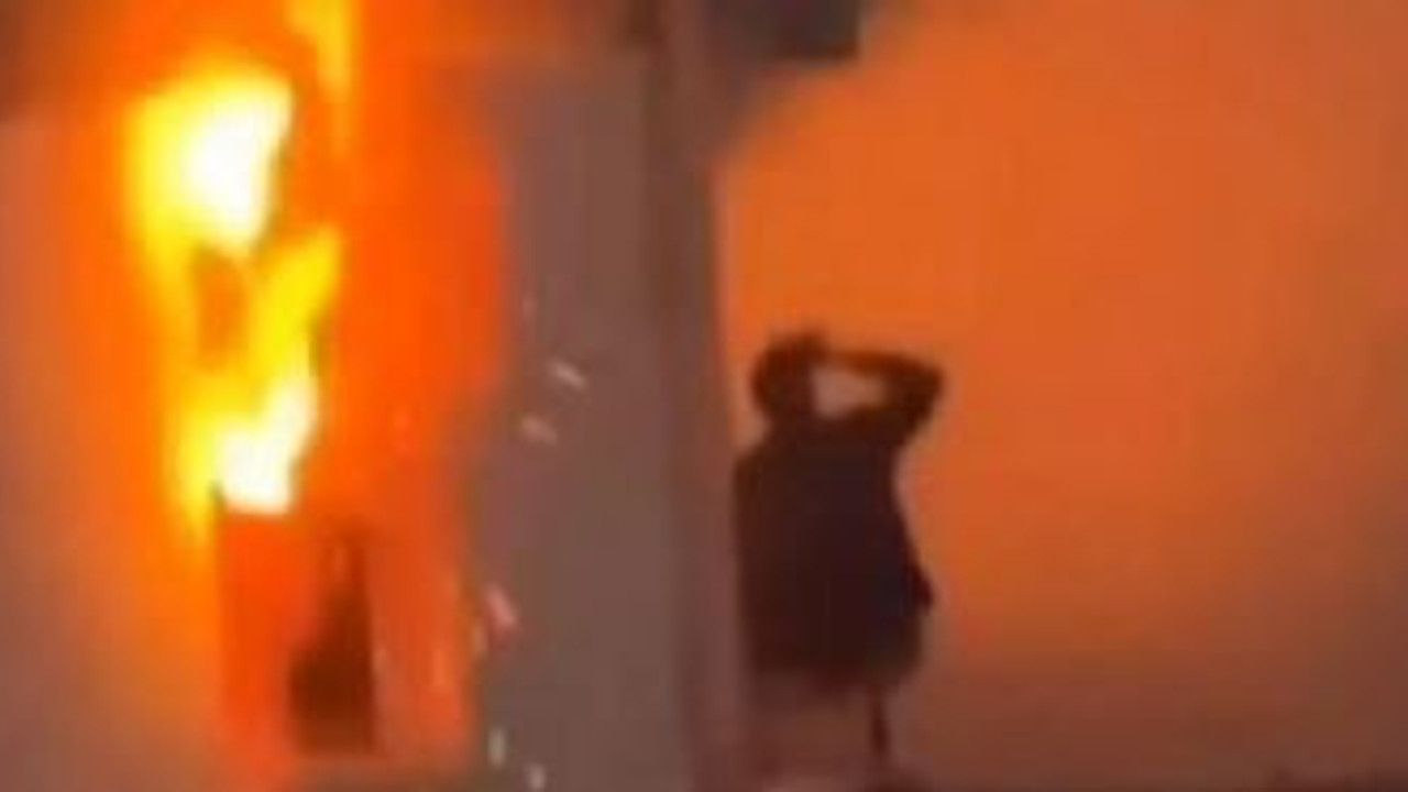 Evinin yanışını içki içerek izledi
