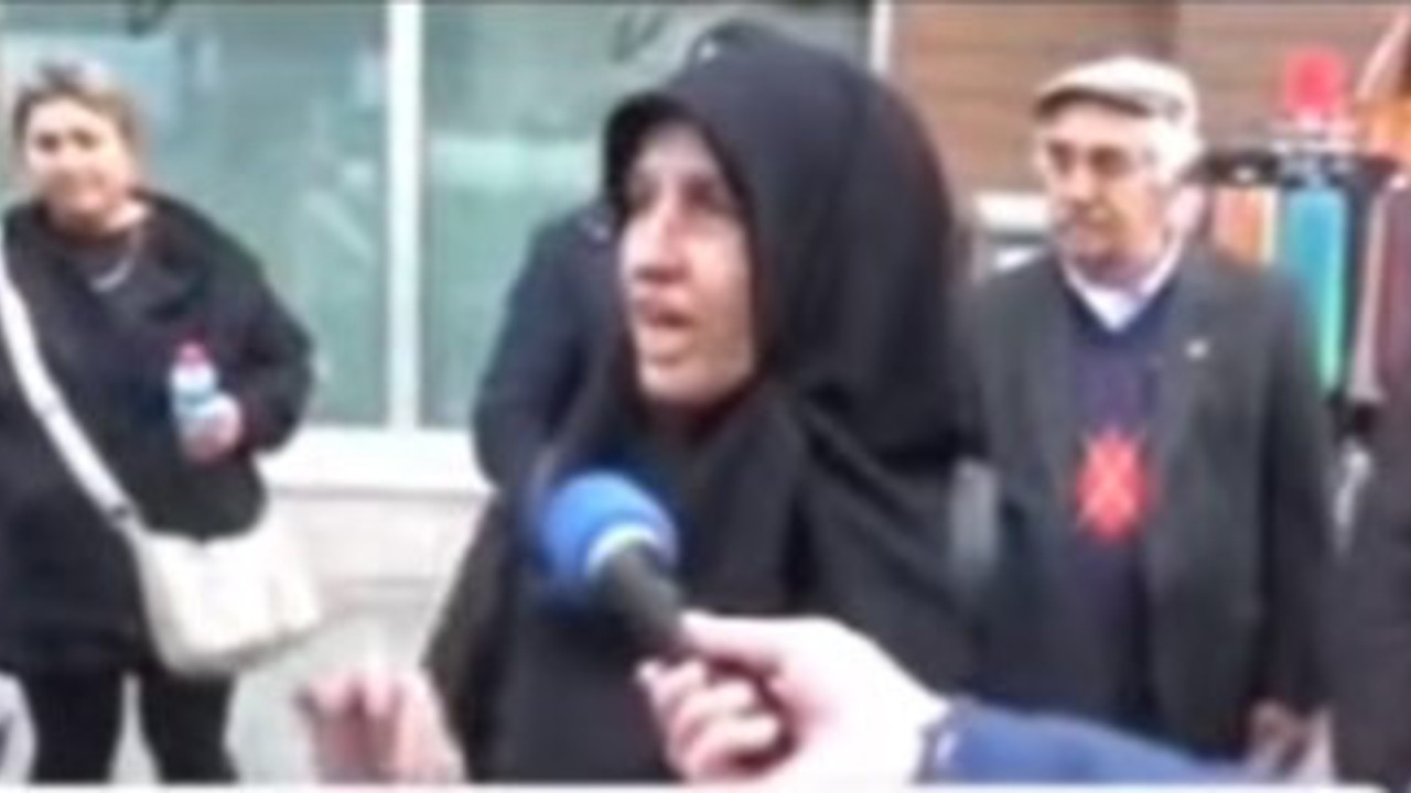 Başörtülü vatandaş sokak röportajında böyle dedi: Bu ekonomide AKP'yi destekleyen varsa ondan fonlanıyordur (16 Mart 2023)