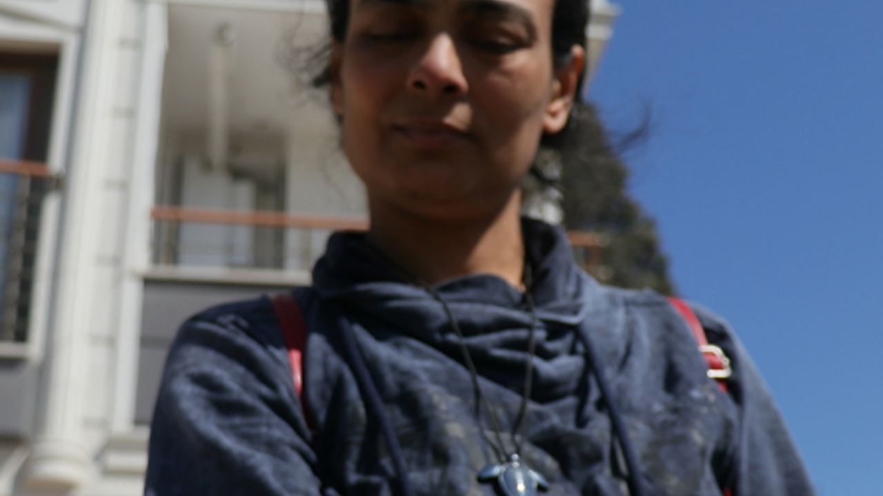 Hatay'da depremzede ağır hasarlı evine girdiğinde gözlerine inanamadı