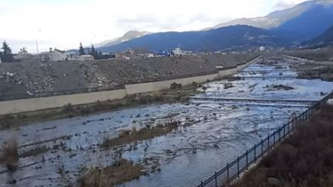 Çevre mühendisleri inceledi: Deprem bölgesinde kanserojen madde doğaya saçılıyor