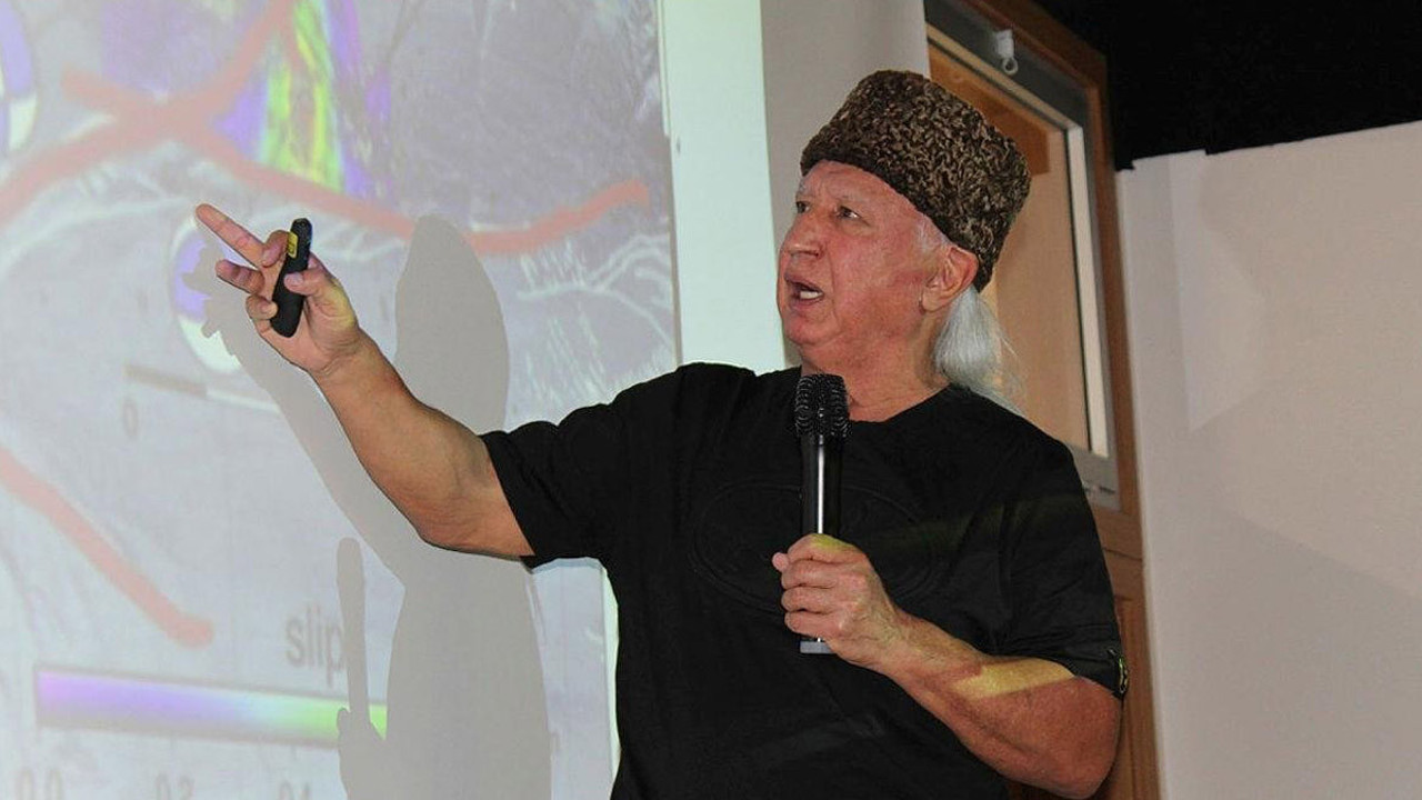 Şener Üşümezsoy sellerin faylardaki etkisini açıkladı. İstanbul’da üç bölgeye dikkat çekti