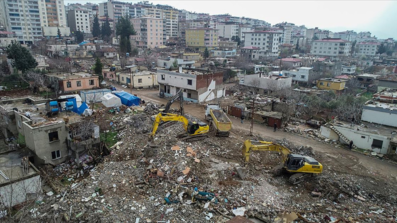 Depremin merkez üssü Pazarcık'ta çalışmalar sürüyor