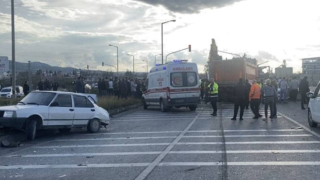 Freni arızalanan kamyonun yaptığı kazada 7 kişi yaralandı