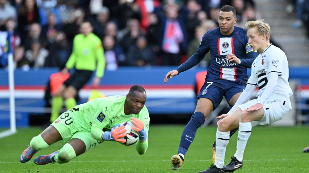 PSG Rennes'e vuruldu