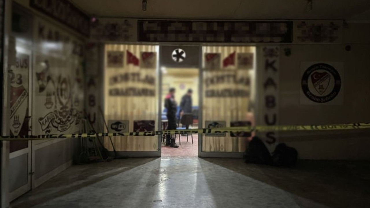 Elazığ'da kıraathanede düzenlenen silahlı saldırıda iki kişi yaralandı