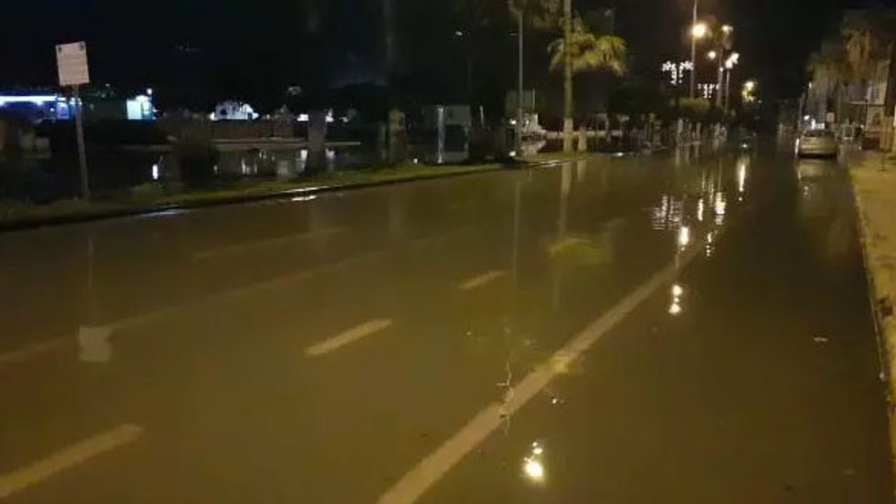 İskenderun'da deniz seviyesi yükseldi