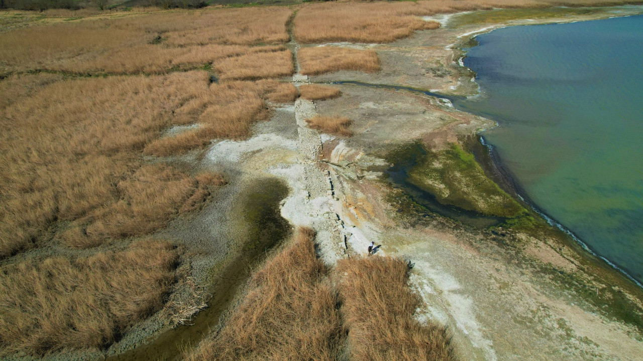 Baraj gölünün suları çekildi. Balkan Savaşı’ndan kalma tarihi yol ortaya çıktı