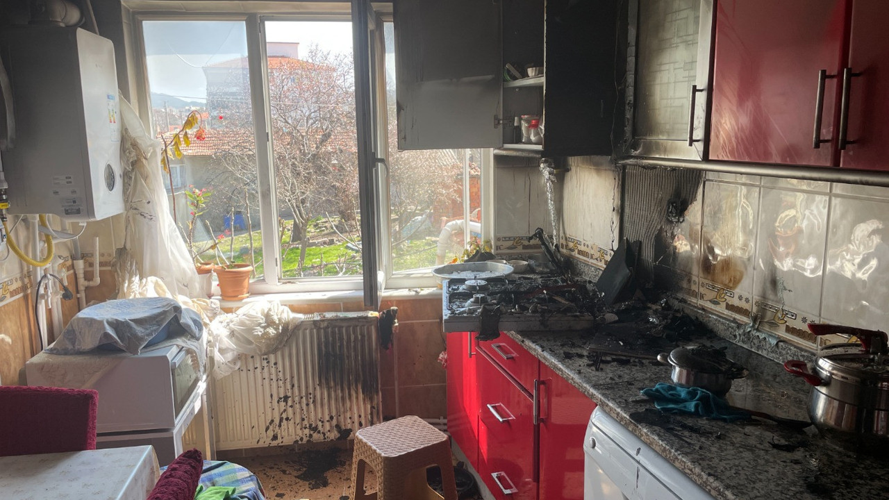 Ocakta unutulan tava tutuştu. Evi yaktı