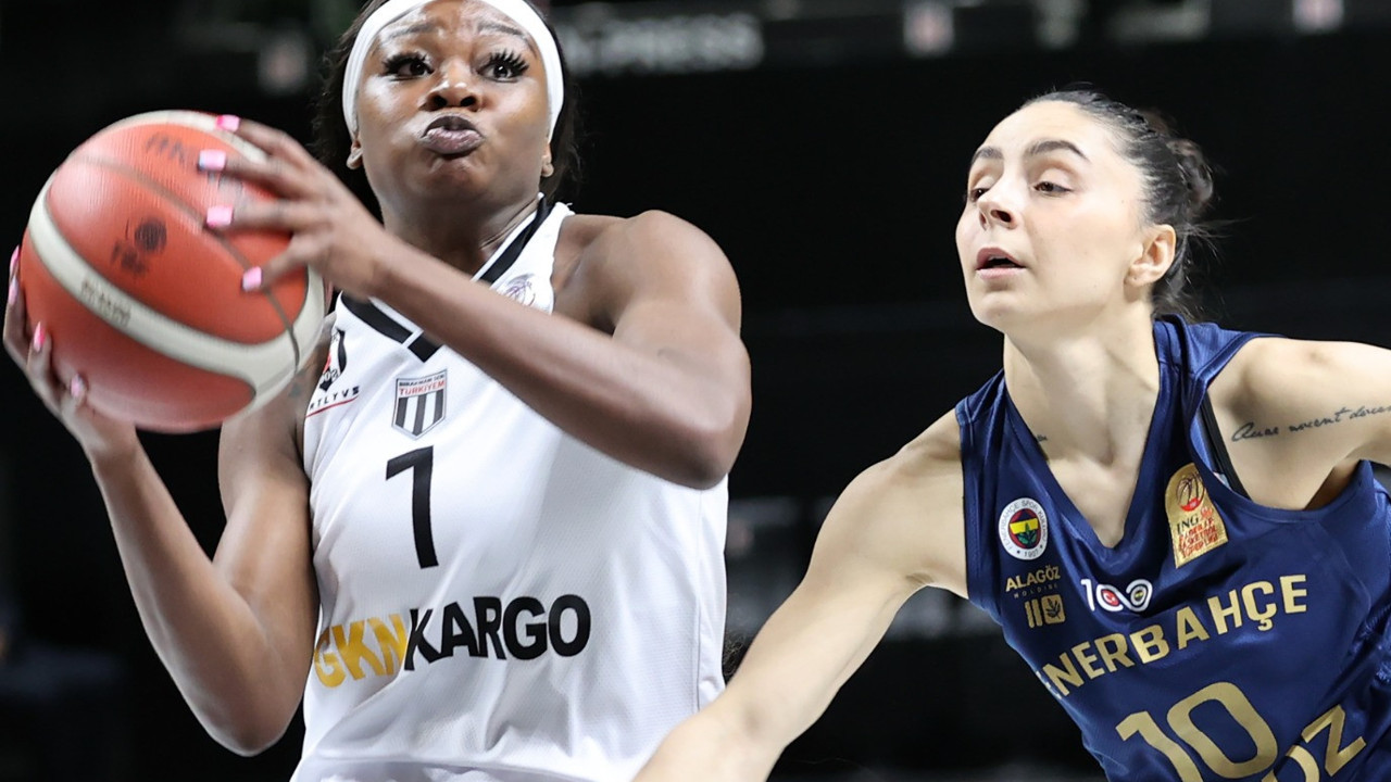 Fenerbahçe Alagöz Holding Beşiktaş'ı devirdi