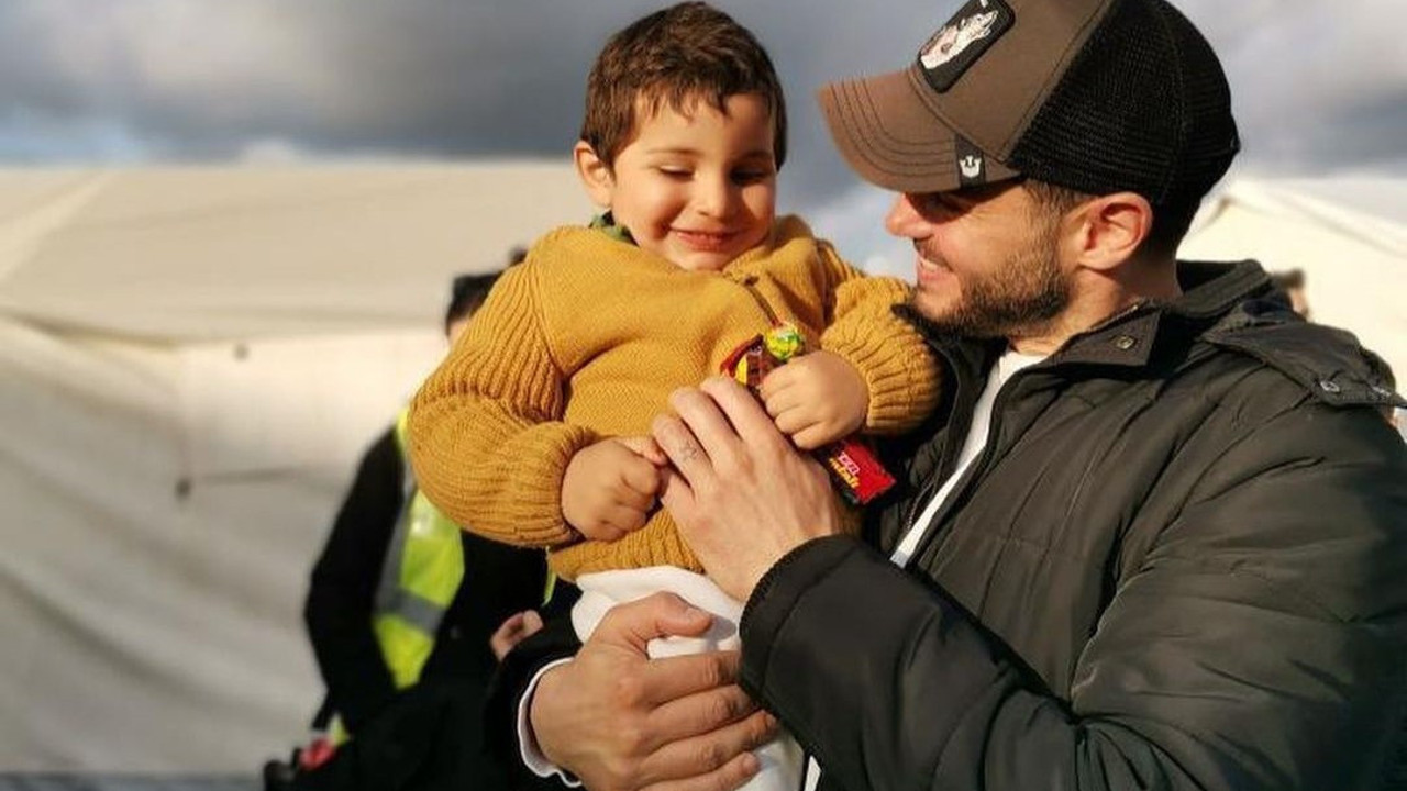 Deprem bölgesi Hatay'a giden Berk Oktay yazdıklarıyla yürekleri sızlattı