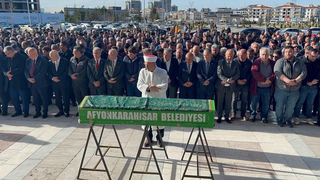 CHP’li Köksal’ın babasına son görev