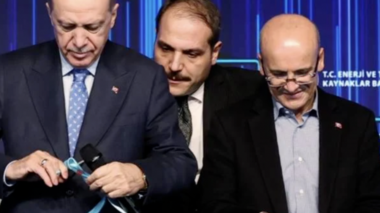 İktidara yakın yazar Mehmet Şimşek’in AKP’de alacağı görevi açıkladı