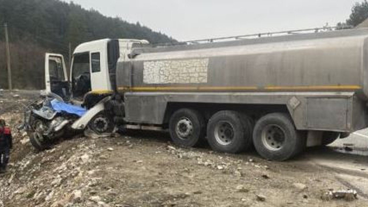 Tanker otomobili silindir gibi ezdi