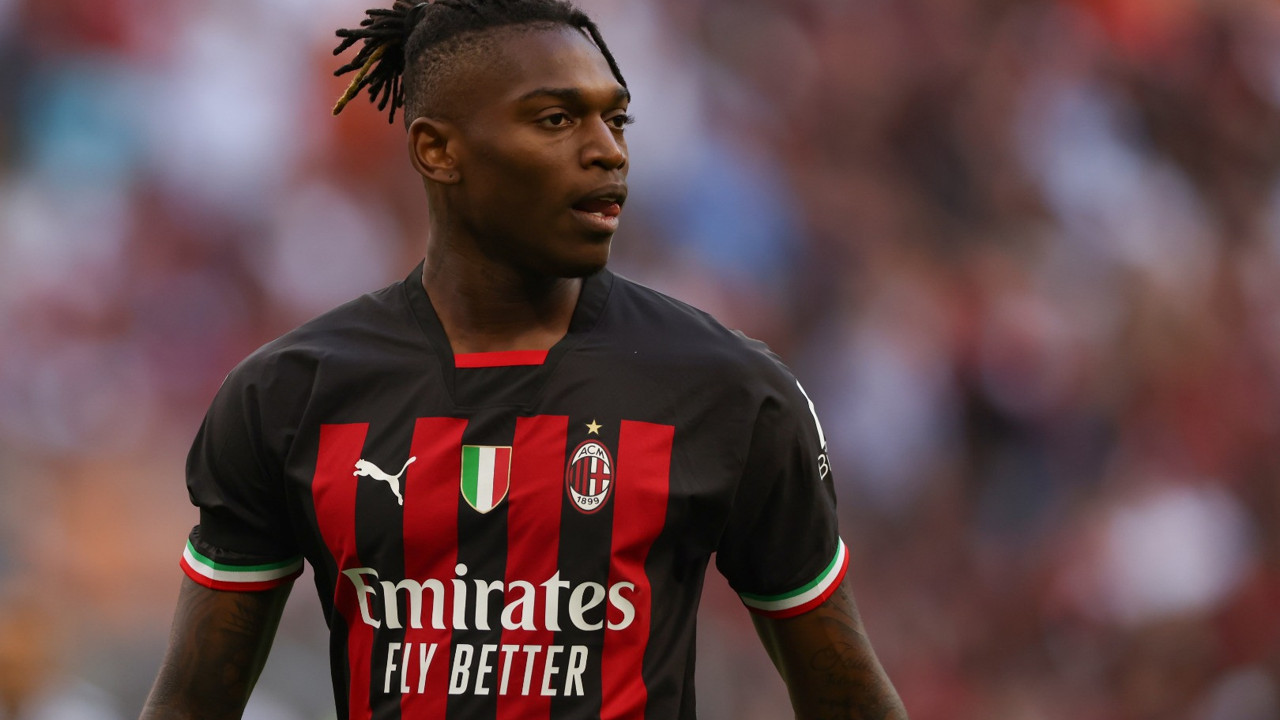 Milan'dan devlerin takibinde olan Leao için flaş karar