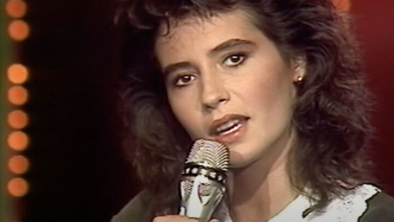 Efsane şarkıcıdan kahreden haber