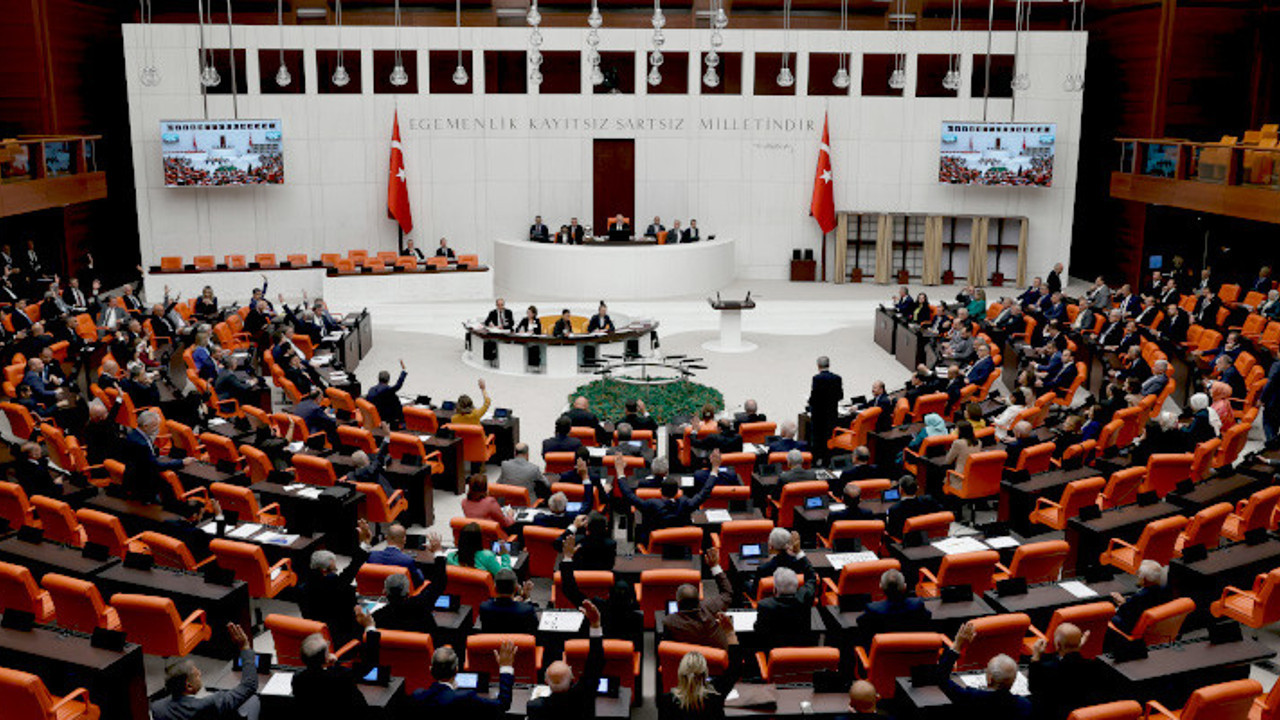 İYİ Parti’nin icralık olan vatandaşlar hakkındaki önergesi AKP ve MHP oylarıyla reddedildi