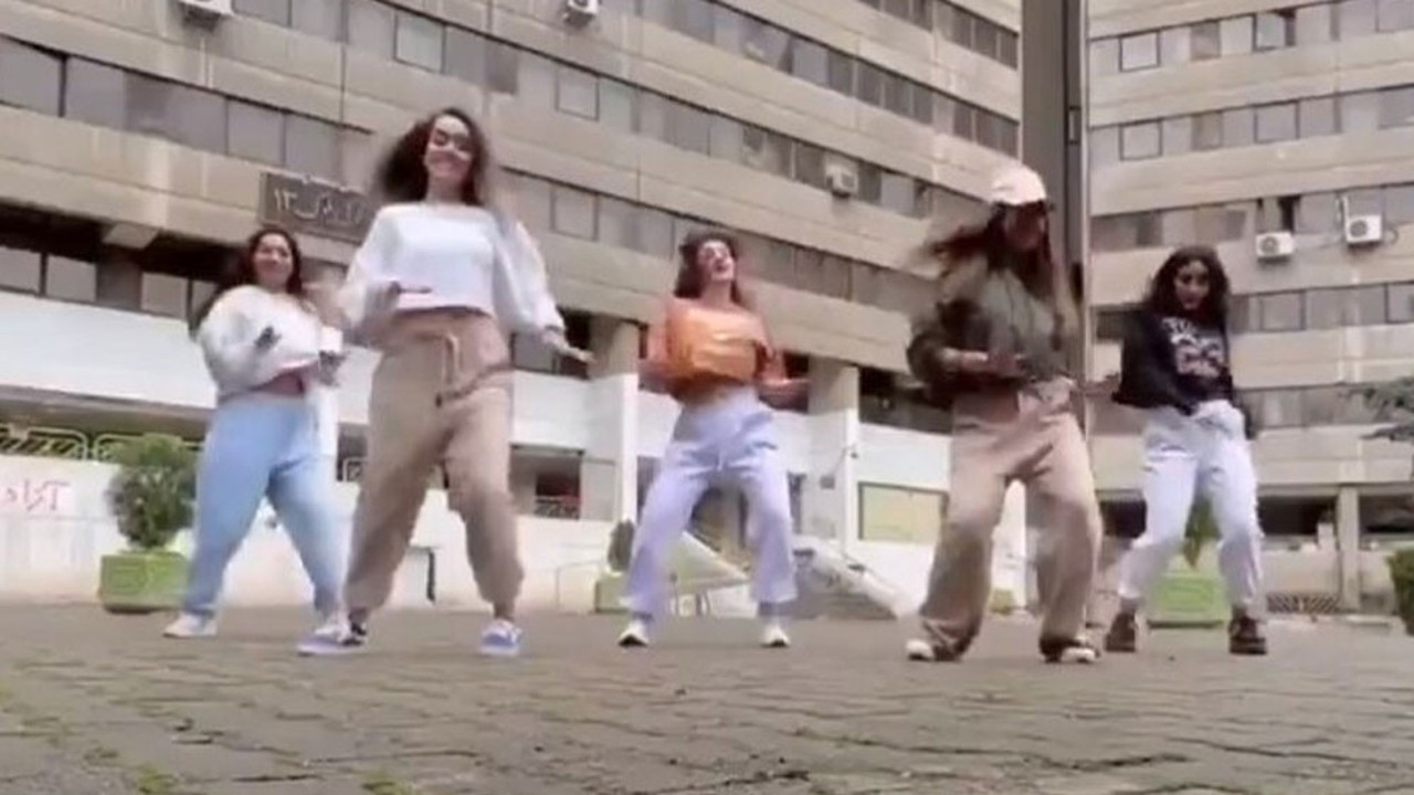 İran’da 5 genç kız başörtüsü takmadığı ve dans ettiği için tutuklandı