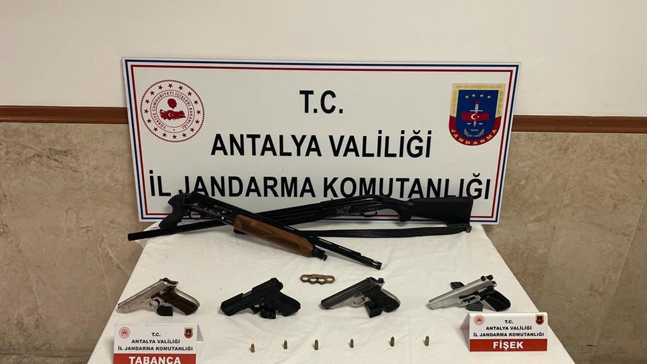 Antalya'da kaçak silah satışı yapan şahsa operasyon