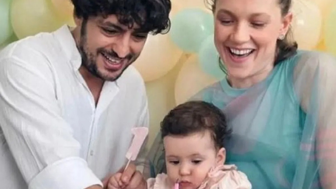 Taner Ölmez ile Ece Çeşmioğlu kızları Zeynep'in 1. yaşını kutladı