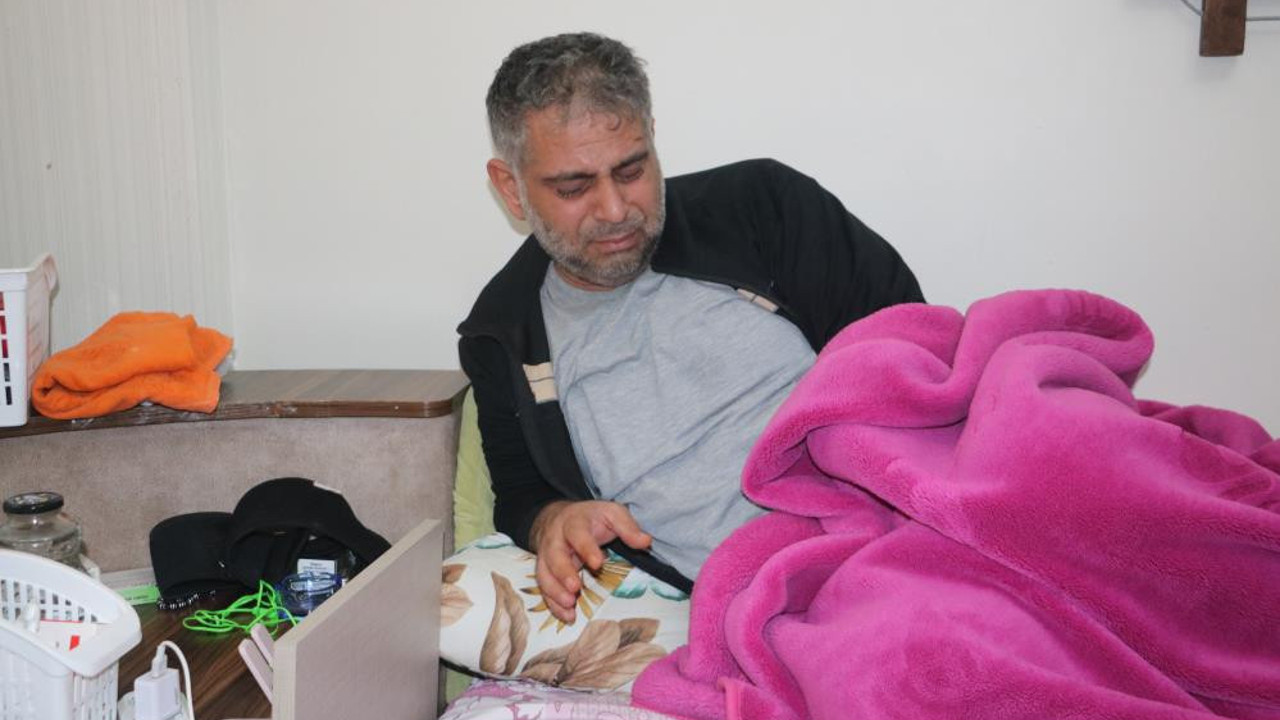 Bu acıya yürek mi dayanır. Depremzede baba 3 yaşındaki oğlunu sırtındaki benle arıyor