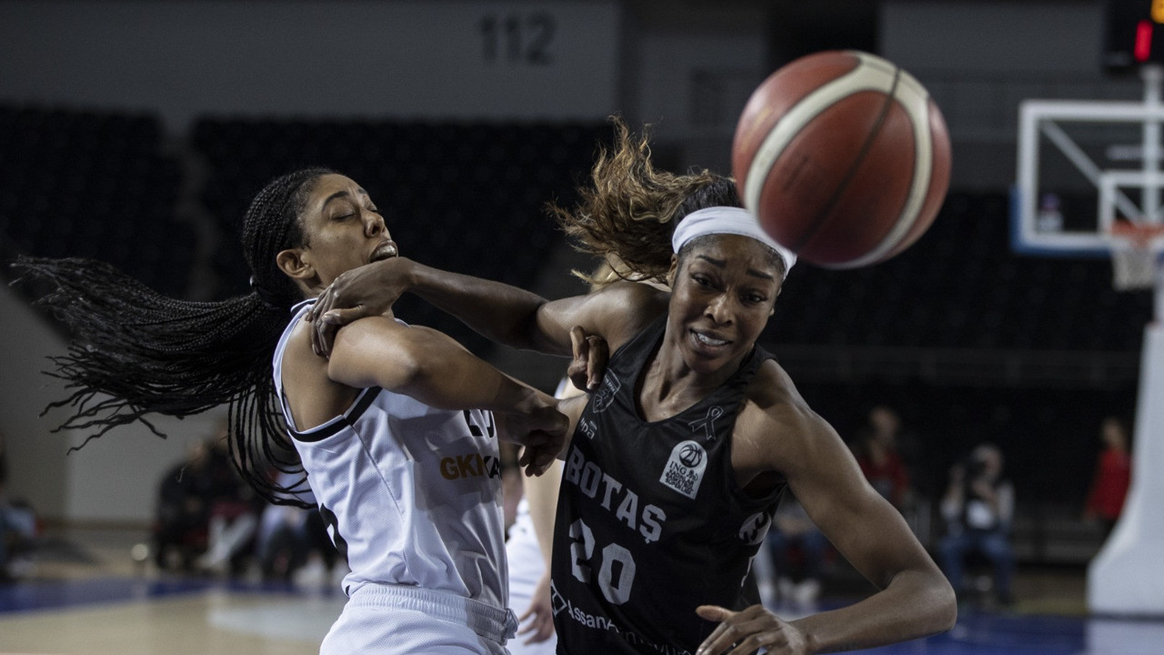 Beşiktaş BOTAŞ'a farklı yenildi