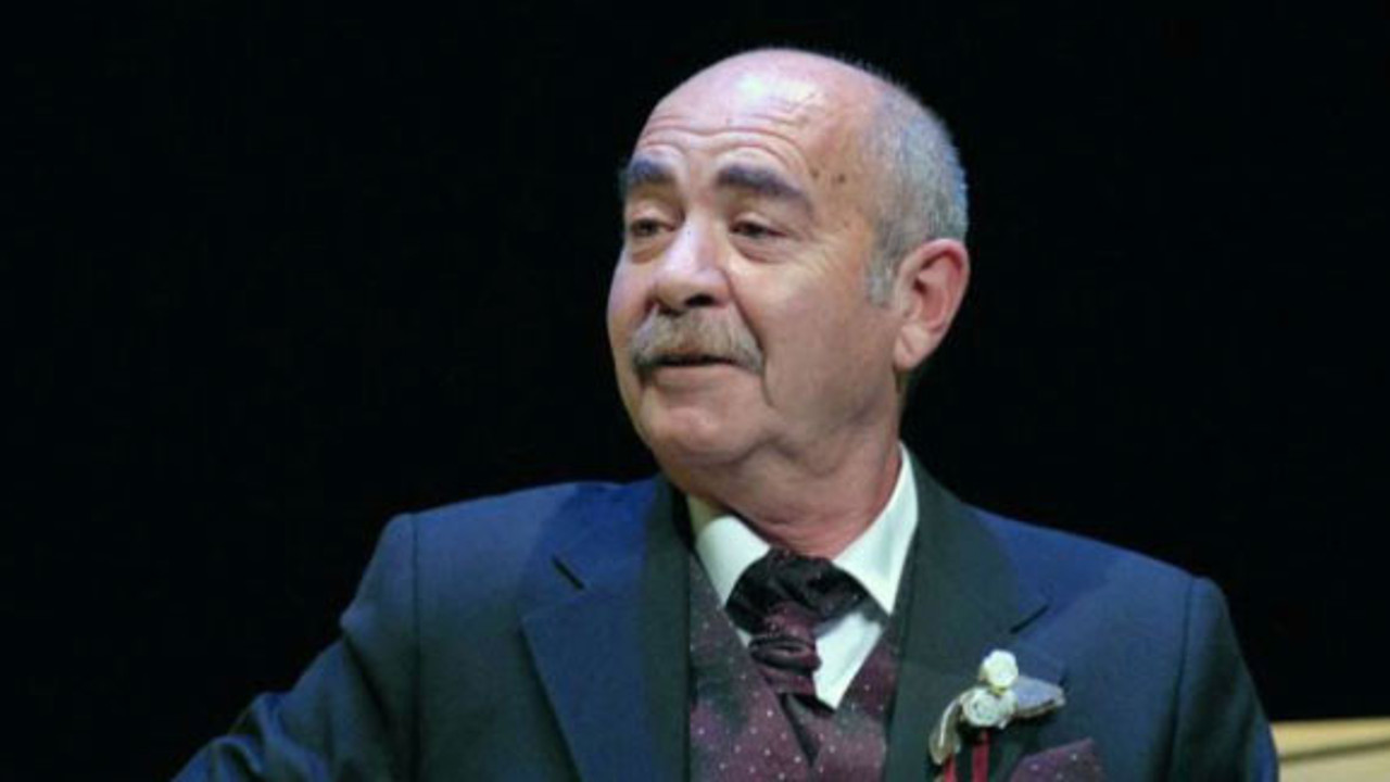 Leyla ile Mecnun'un aksakallı dedesiydi. Ünlü oyuncu hayatını kaybetti