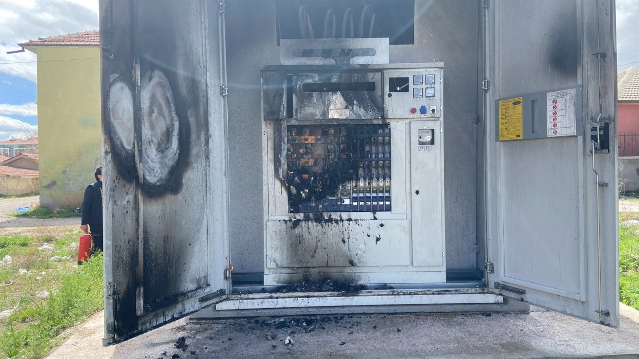 Elektrik trafosunda yangın. Mahalleli panik oldu