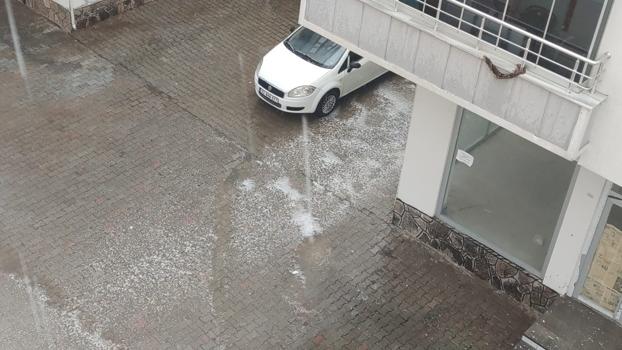 Bingöl’de dolu ve fırtına etkili oldu