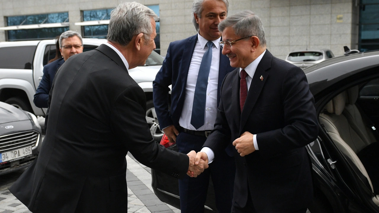 Ahmet Davutoğlu, Mansur Yavaş’ı ziyaret etti